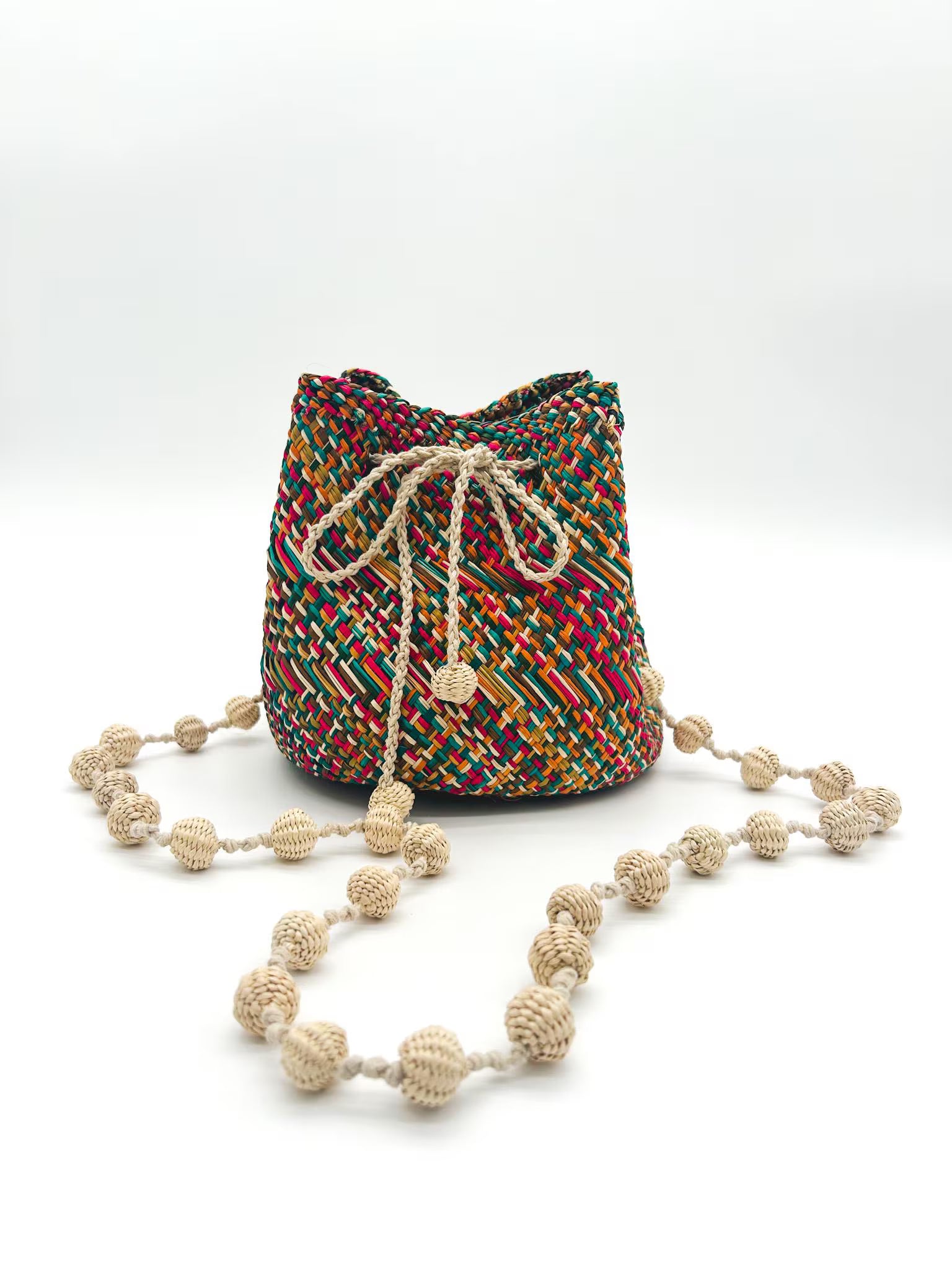 Bolso artesanal de palma de iraca